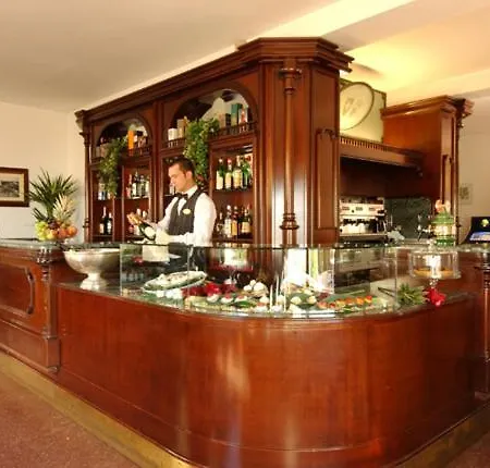 Отель Family Sul Porticciolo 3*