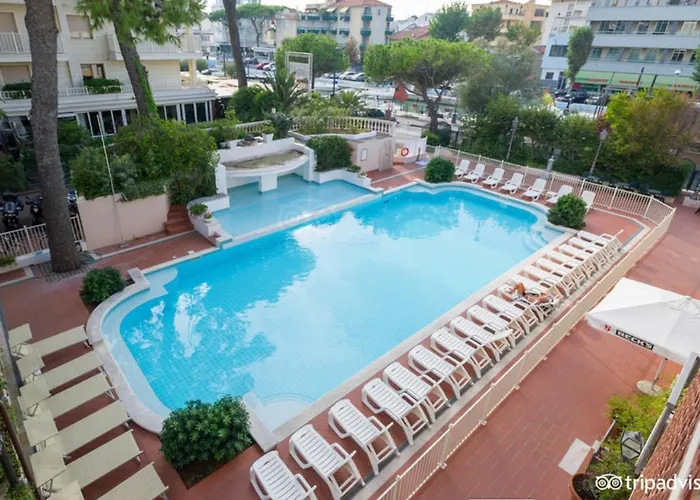 Family Sul Porticciolo 리치오네